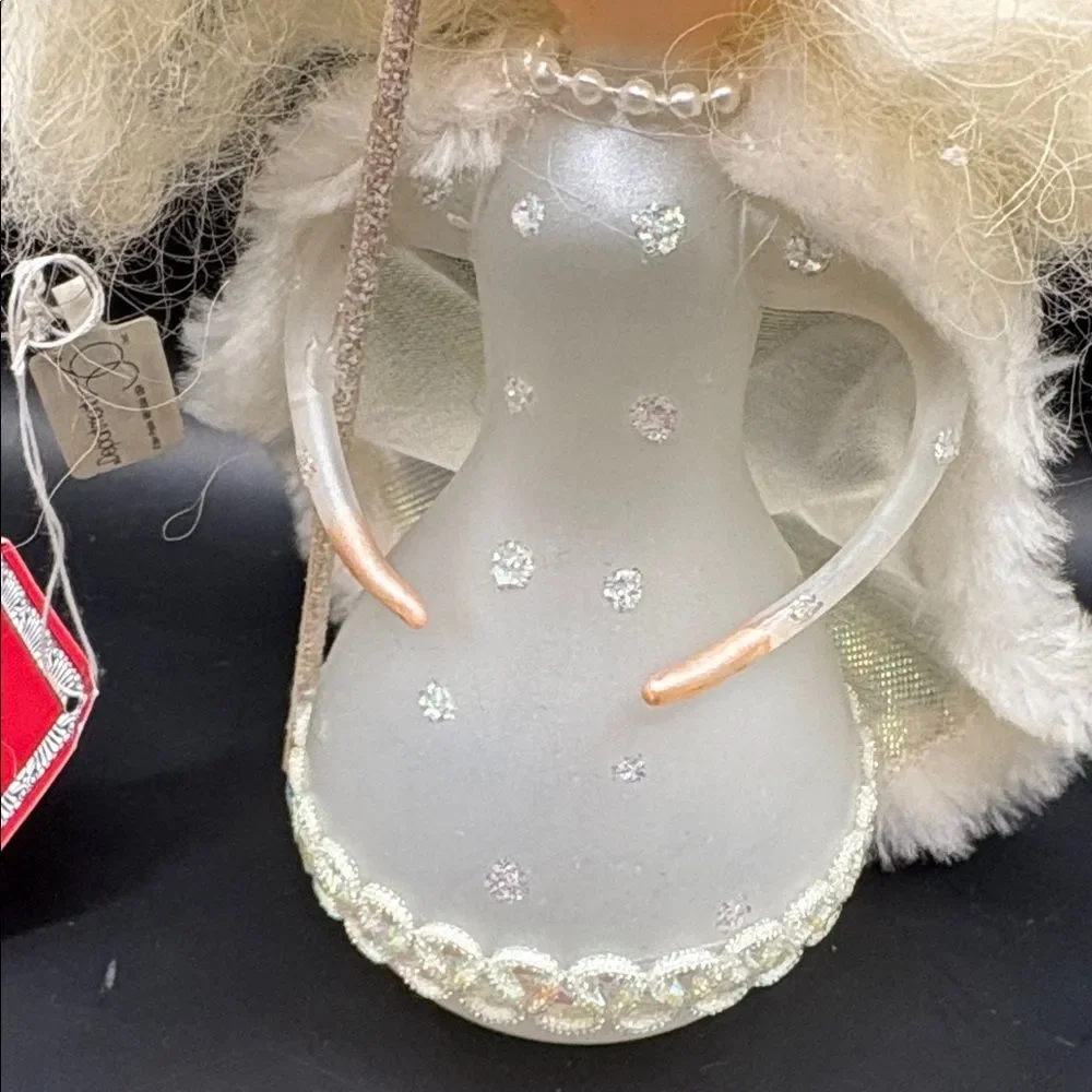 Department 56 White Queen Ornament